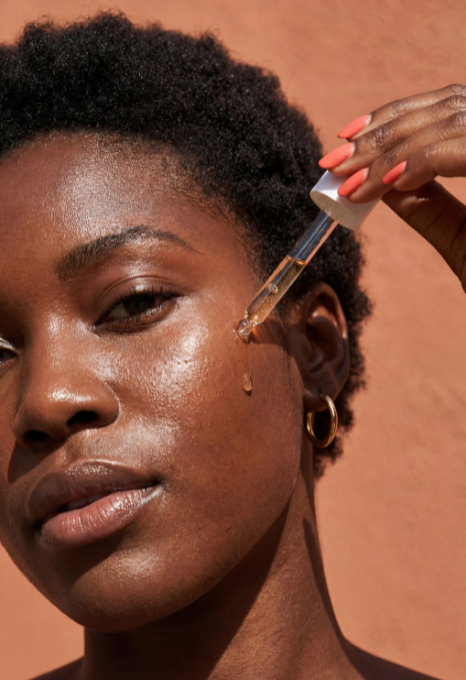 Après-soleil pour peau noire : comment réparer et nourrir la peau
